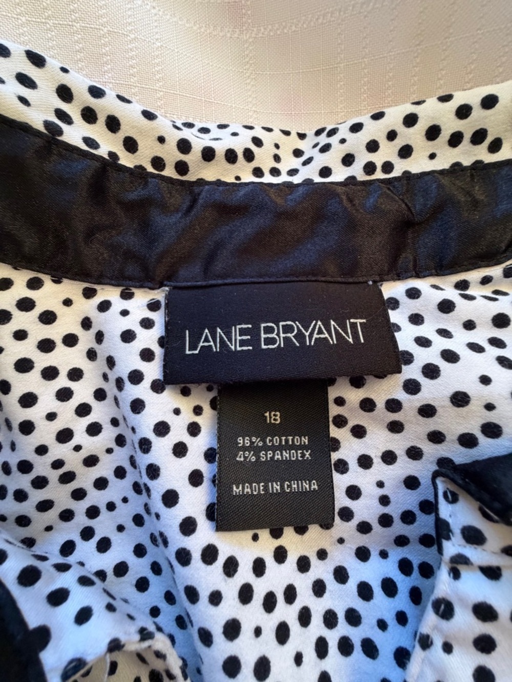 Lane Bryant short-sleeve button-down shirt-Size 18- Rusched Front - Picture 6 of 6